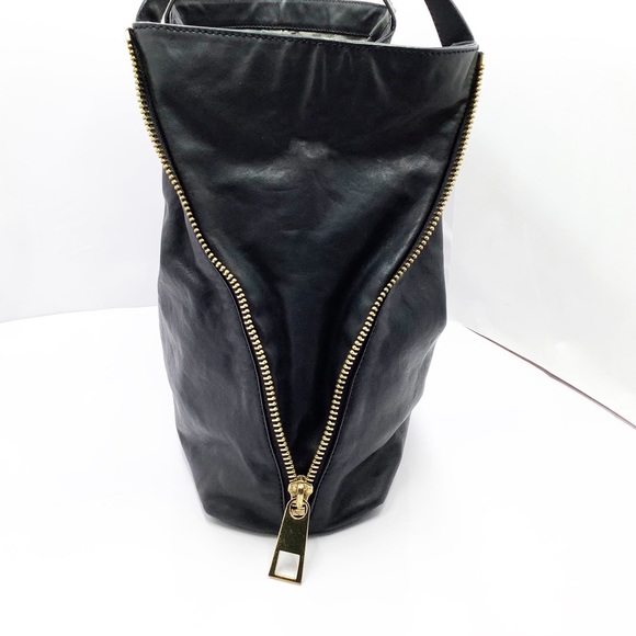 {Vince Camuto} HEIDI Tote - Picture 3 of 15